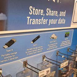 Office Depot - Inside, USB flash drive selection