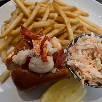 Row 34 - Seaport - New American Near Me - Boston, Massachusetts