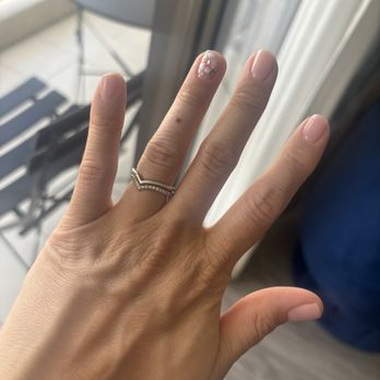 Tami-A Nails Salon - Floral nail manicure  Gel - Nail Salons Near Me - Honolulu, Hawaii