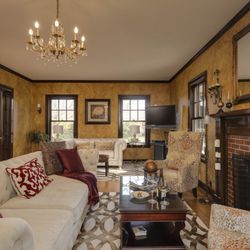 A'Tuscan Estate Bed & Breakfast - Common Living Room with gas fireplace