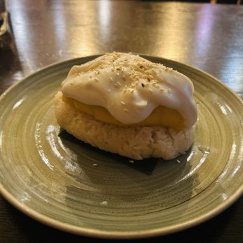 LoveMama - Mango sticky rice - Thai Near Me - New York, New York LoveMama - Mango sticky rice - Thai Near Me - New York, New York