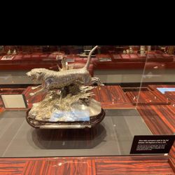 York Army Museum - Silver table centerpiece