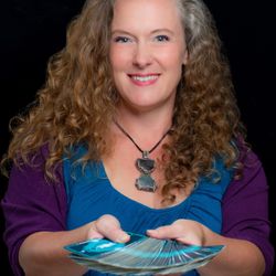 Portlandia Fortune Tellers - Reading cards with joy to bring joy