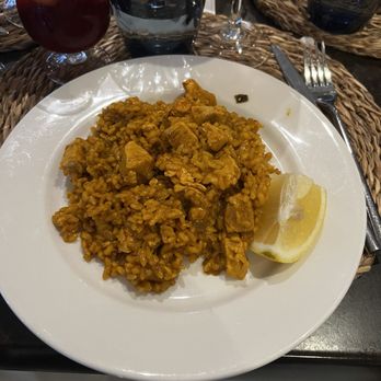 El Med - Chicken paella - Seafood Near Me - Marbella, Massachusetts