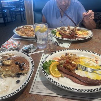 Black Bear Diner West Wendover - The best breakfast in Wendover! Huge portions and fresh...a much better value than the casinos. ! Great service by our server, Jose! - Breakfast & Brunch Near Me - West Wendover, Nevada Black Bear Diner West Wendover - The best breakfast in Wendover! Huge portions and fresh...a much better value than the casinos. ! Great service by our server, Jose! - Breakfast & Brunch Near Me - West Wendover, Nevada