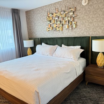 The Cole - Standard Room - Hotels Near Me - Palm Springs, California The Cole - Standard Room - Hotels Near Me - Palm Springs, California