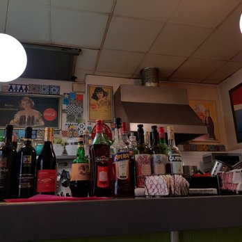 Viva Maria - Bar area inside Viva Maria. - Italian Near Me - Granada, GR
