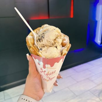 House of Random - Chocolate Chip Cookie Dough with Bubble Waffle - Desserts Near Me - Turlock, California House of Random - Chocolate Chip Cookie Dough with Bubble Waffle - Desserts Near Me - Turlock, California