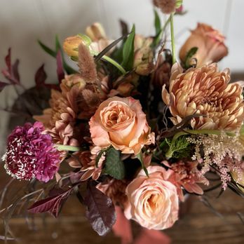 Lilygrass Floral - burgundy and peach flowers - Florists Near Me - Laurel, Montana Lilygrass Floral - burgundy and peach flowers - Florists Near Me - Laurel, Montana