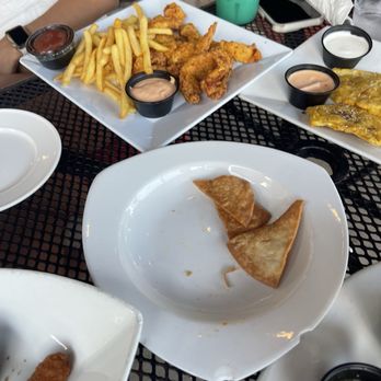 Duffy's Esperanza - Chicken and fries - Burgers Near Me - Vieques, Puerto Rico Duffy's Esperanza - Chicken and fries - Burgers Near Me - Vieques, Puerto Rico