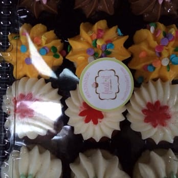 Frost It Cakery - Mini's! - Bakeries Near Me - Thousand Oaks, California