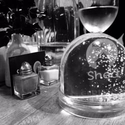 Shed - Xmas Shed snow globe