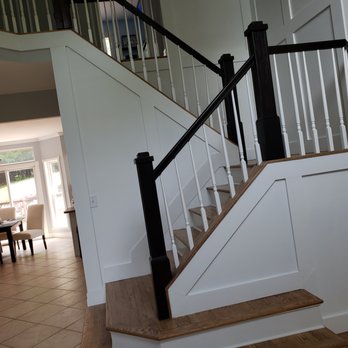 Yes Ma'am Decorative Contracting - a staircase in a home - General Contractors Near Me - Selden, New York