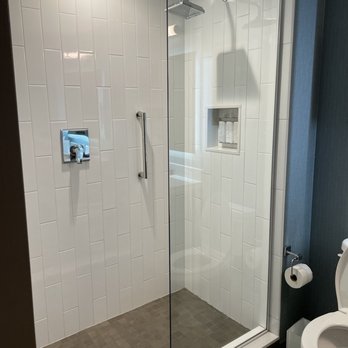 Cambria Hotel Chicago Loop - Theatre District - Nicely sized shower - Hotels Near Me - Chicago, Illinois Cambria Hotel Chicago Loop - Theatre District - Nicely sized shower - Hotels Near Me - Chicago, Illinois