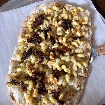 MobCraft Beer - Mac n cheese and braised beef pizza - Brewpubs Near Me - Milwaukee, Wisconsin MobCraft Beer - Mac n cheese and braised beef pizza - Brewpubs Near Me - Milwaukee, Wisconsin