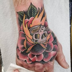 Sailors and Dames Tattoo Parlour - Hand coverup