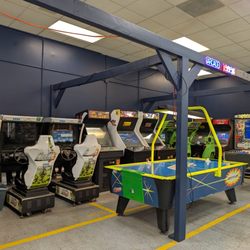 Hwy 404 & Steeles Flea Market - Games