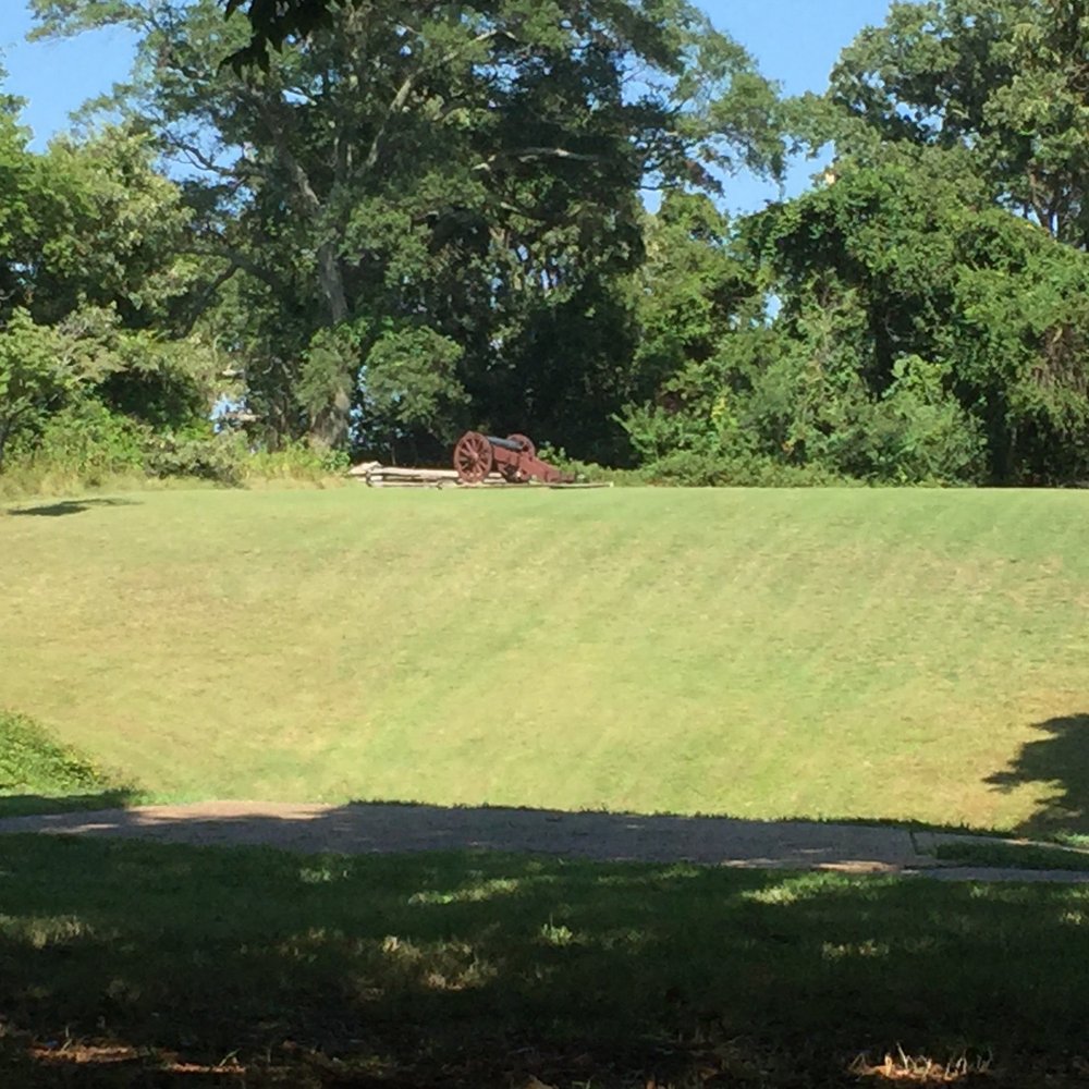Yorktown Battlefield - Landmarks & Historical Buildings Near Me - Yorktown, Virginia Yorktown Battlefield - Landmarks & Historical Buildings Near Me - Yorktown, Virginia