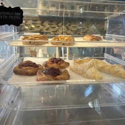 Mama's Java - Window pastries