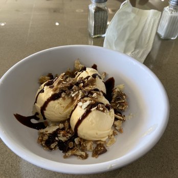 That Dam Place - Crack and cream - American Near Me - Folsom, California That Dam Place - Crack and cream - American Near Me - Folsom, California