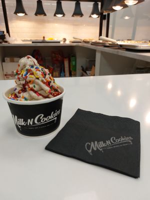 Milk N Cookies by null