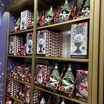 FAO Schwarz - Toy Stores Near Me - Chicago, Illinois