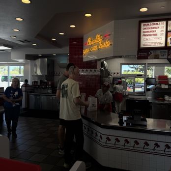 In-N-Out Burger - Fast Food Near Me - Medford, Oregon