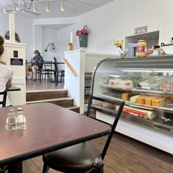 Highwheeler Cafe & Bakery - Additional seating up there