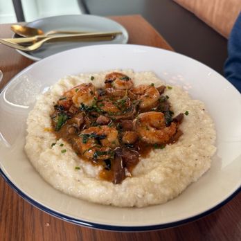Dram Yard - Before (Shrimp and Grits) - New American Near Me - Wilmington, North Carolina