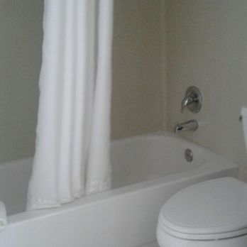 Red Ledges Inn - Shower - Hotels Near Me - Tropic, Utah Red Ledges Inn - Shower - Hotels Near Me - Tropic, Utah