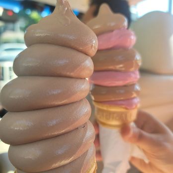 Meadowlark Dairy - Chocolate n strawberry swirl - Ice Cream & Frozen Yogurt Near Me - Pleasanton, California Meadowlark Dairy - Chocolate n strawberry swirl - Ice Cream & Frozen Yogurt Near Me - Pleasanton, California