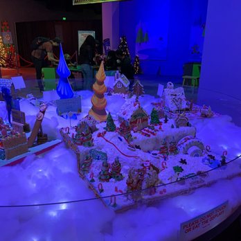 Discovery Cube Orange County - During the The Science of Gingerbread Holiday event 12.2021 - Children's Museums Near Me - Santa Ana, California Discovery Cube Orange County - During the The Science of Gingerbread Holiday event 12.2021 - Children's Museums Near Me - Santa Ana, California