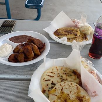 Delmy's Pupuseria - Pupusas and Platanos Fritos - Salvadoran Near Me - Austin, Texas