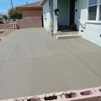 Franciscos Landscaping - Fresh coat of cement - Landscaping Near Me Franciscos Landscaping - Fresh coat of cement - Landscaping Near Me