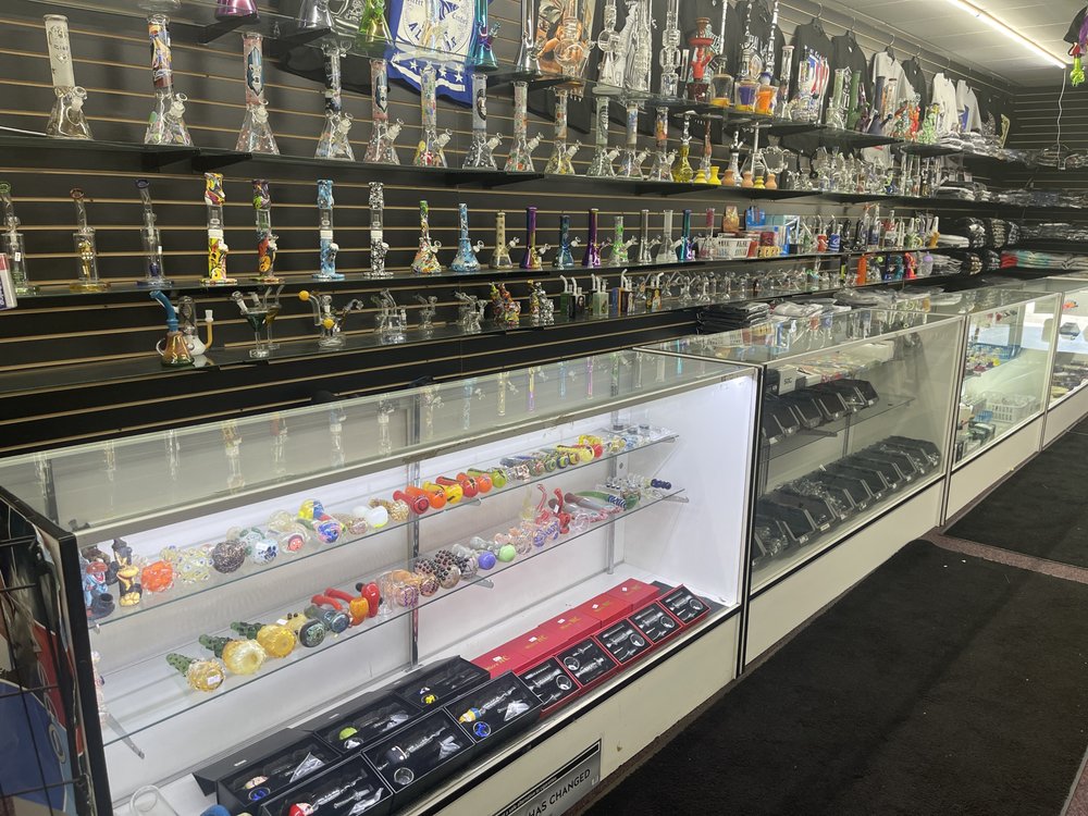 STAR SMOKE SHOP Updated September 2024 60 Photos 3805 Auburn St