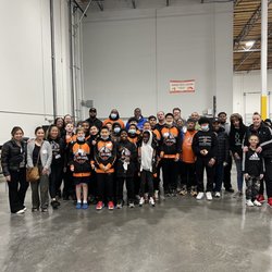 NoTime2Chill Skills Academy - Giving back to our community at a local food bank.