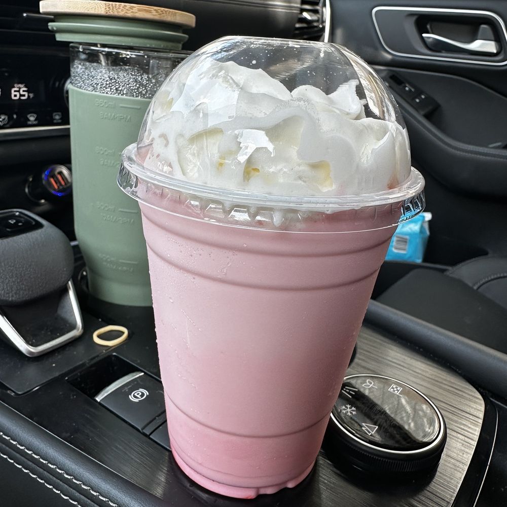 30 Burgers - Strawberry milkshake - Burgers Near Me - Rutherford, New Jersey 30 Burgers - Strawberry milkshake - Burgers Near Me - Rutherford, New Jersey