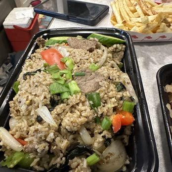 Thai Laughlin - Beef, stirfried rice, cream cheese, wontons, and vegetable drunken noodles - Thai Near Me - Laughlin, Nevada