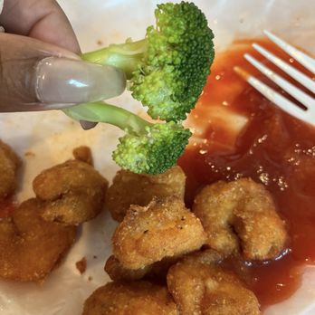 Ocean Blue Seafood Restaurant - Shrimp  broccoli - Seafood Near Me - Norfolk, Virginia