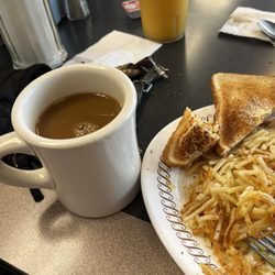 Waffle House - Old cold nasty cofffee refill no creamer