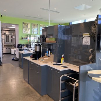Saveurs du Monde Cafe - Westedge - Area to bus your own waste - Coffee & Tea Near Me - Charleston, South Carolina