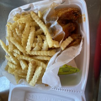 American Deli - Wings Meal 6pc with fries - Chicken Wings Near Me - Hampton, Georgia