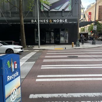 Barnes & Noble - Street View - Bookstores Near Me - Seattle, Washington Barnes & Noble - Street View - Bookstores Near Me - Seattle, Washington