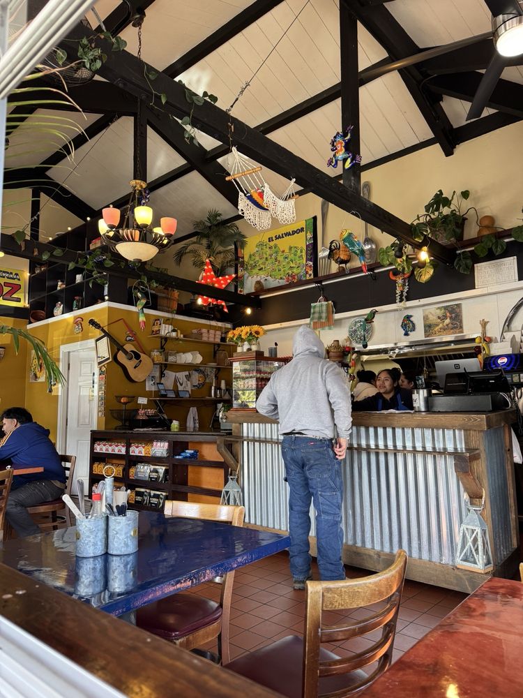Taqueria & Pupuseria El Torogoz