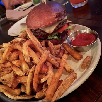 Pinch Kitchen - Pinch Burger (May 2021) - New American Near Me - Miami, Florida Pinch Kitchen - Pinch Burger (May 2021) - New American Near Me - Miami, Florida