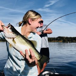 Pete Dodge's Guide Service - Terry & Christine smoke um at Lake Fayette!!