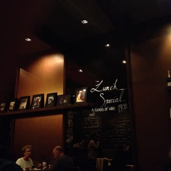La Citta - Decor - at night - Middle Eastern Near Me - Melbourne, VIC