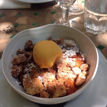 Numero 75 - Crumble d'abricots caramel au beurre salé... Miam ! - Mediterranean Near Me - Avignon, 84 Numero 75 - Crumble d'abricots caramel au beurre salé... Miam ! - Mediterranean Near Me - Avignon, 84