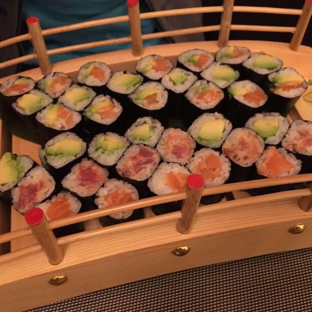 Bambou Sushi Bar - A lot of maki! - Sushi Bars Near Me - Pully, VD