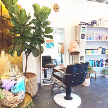 Plume Salon - Plume Salon - Let's get you Plume Pretty - booking is easy! plumesalonatx.com - Hair Salons Near Me - Austin, Texas